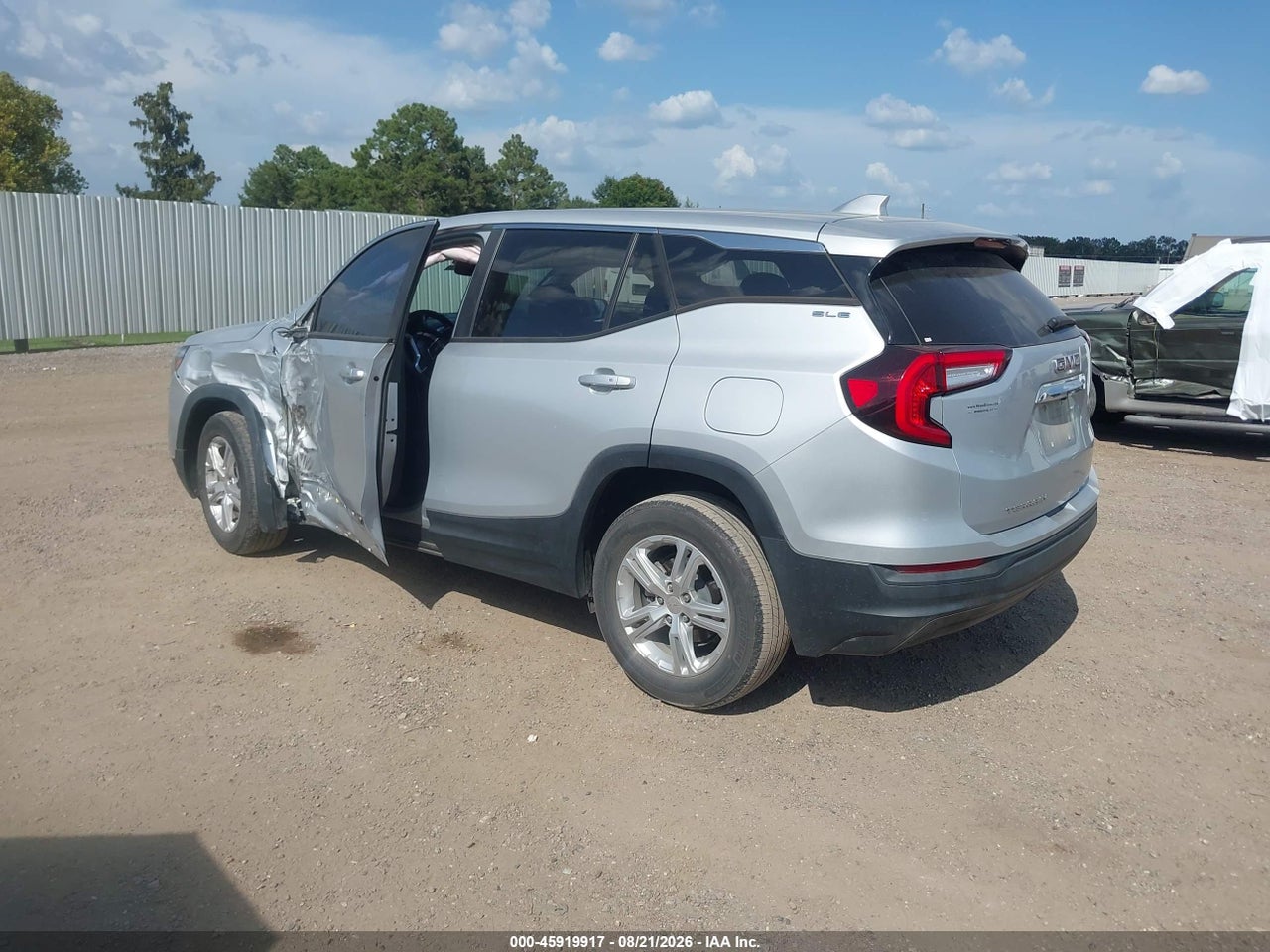 2022 GMC TERRAIN FWD SLE · 3/11