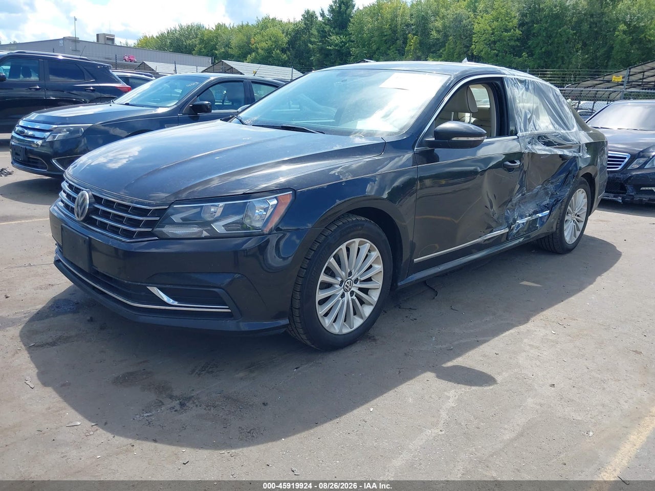 2017 VOLKSWAGEN PASSAT 1.8T SE · 2/11
