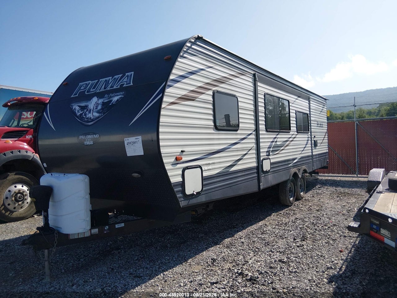 2017 FOREST RIVER PUMA 28FQDB · 2/11