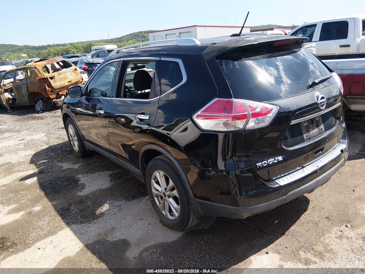 2015 NISSAN ROGUE SV · 3/10