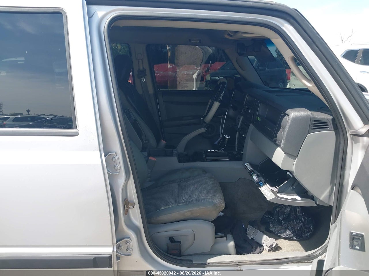 2006 JEEP COMMANDER · 5/11