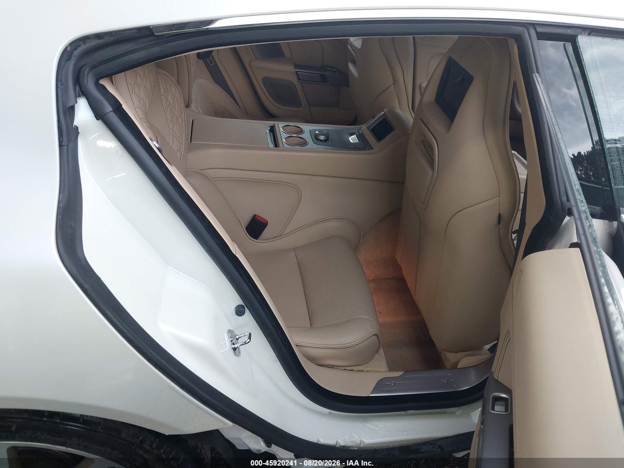 SCFHMDBS1FG****** · 2015 ASTON MARTIN RAPIDE S   · 8/11