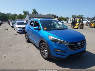 KM8J33A4XGU****** · 2016 HYUNDAI TUCSON SE