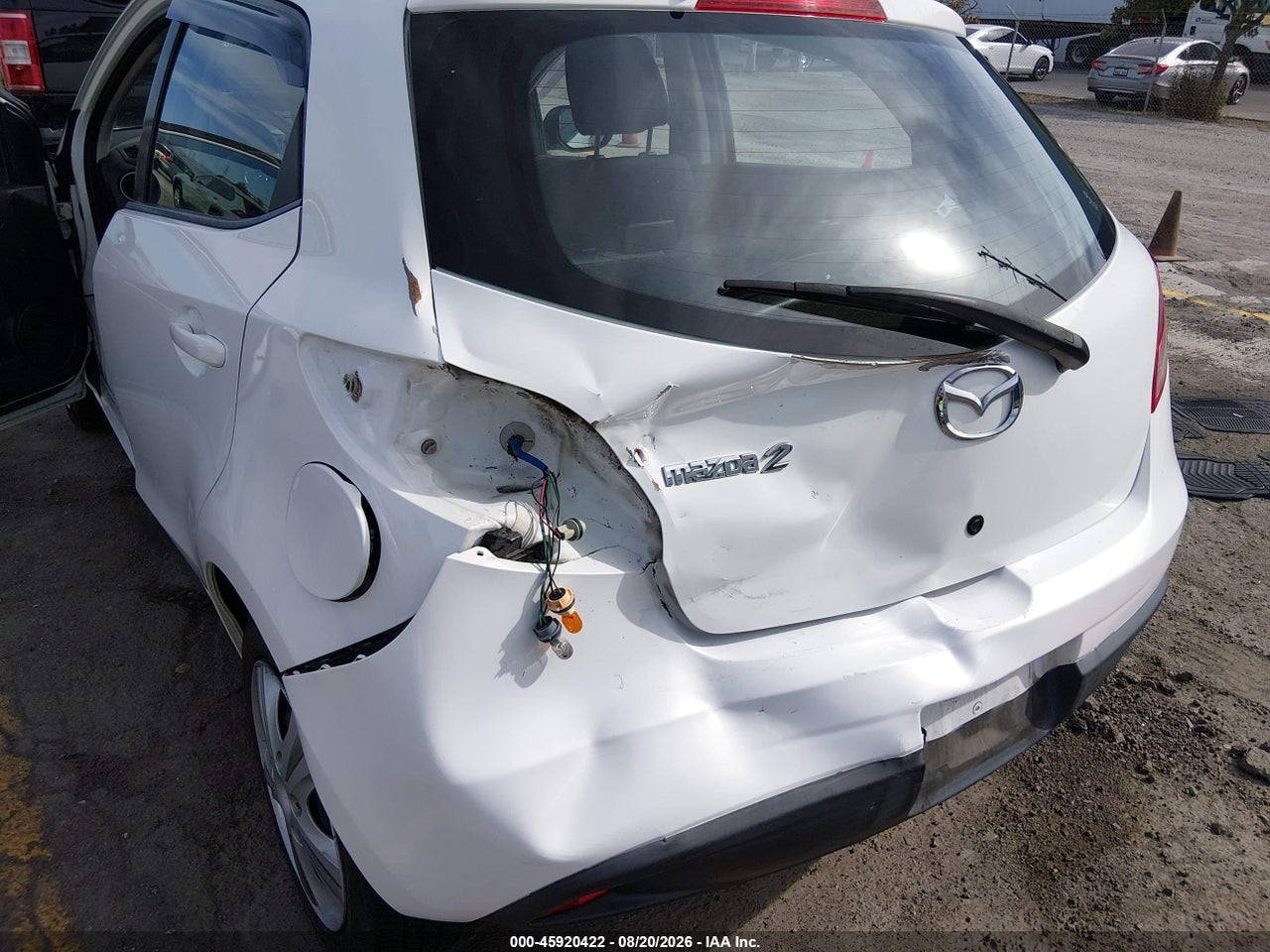 2013 MAZDA MAZDA2 SPORT · 6/11