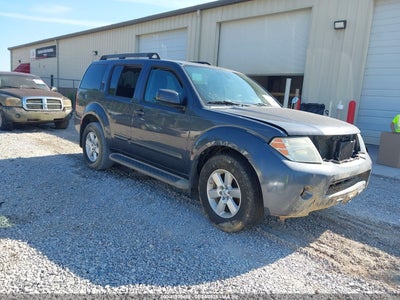 2011 NISSAN PATHFINDER SV