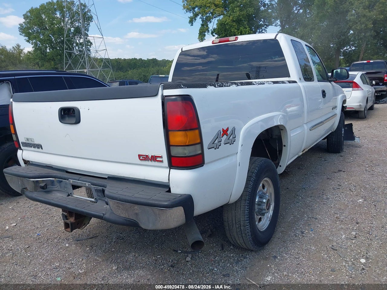 2004 GMC SIERRA 2500HD SLE · 4/11