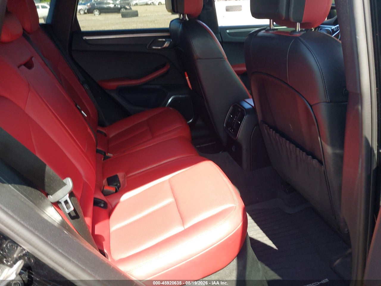 WP1AG2A50JL****** · 2018 PORSCHE MACAN GTS · 8/11