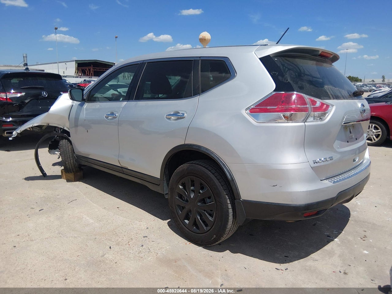 2015 NISSAN ROGUE S · 3/10