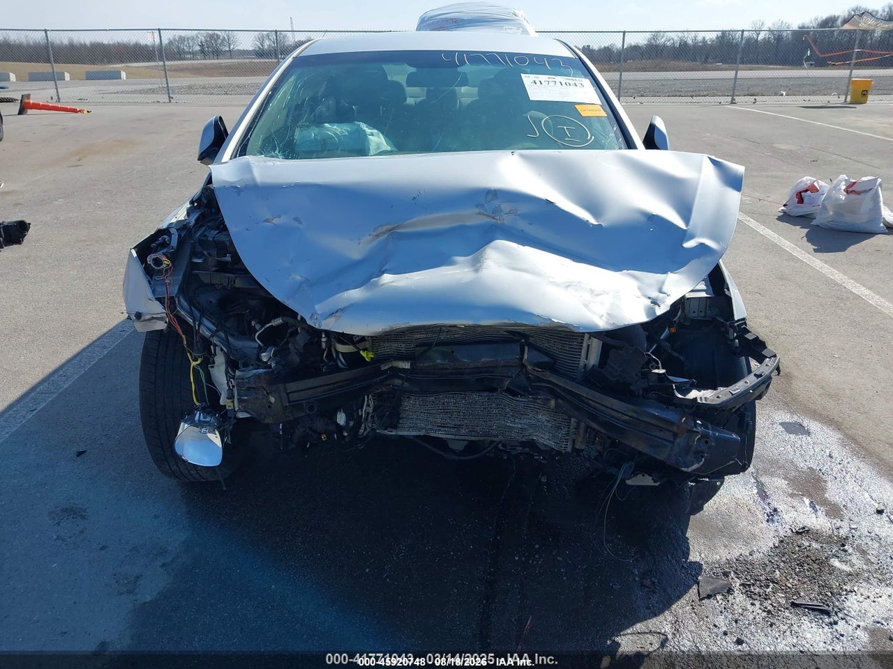 2012 HYUNDAI ELANTRA GLS · 6/11