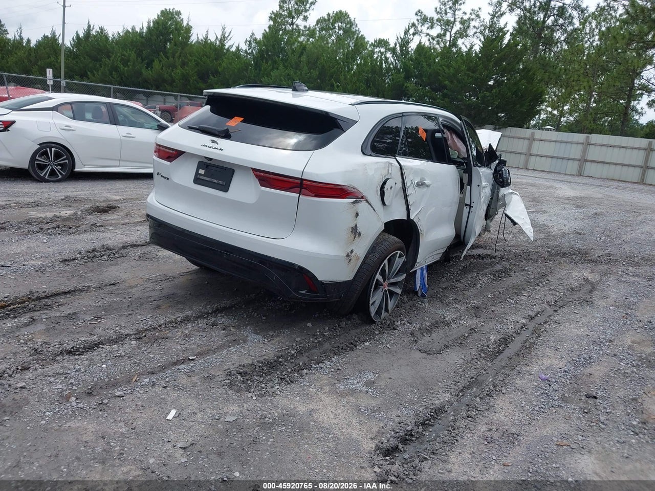 SADCJ2EX9NA****** · 2022 JAGUAR F-PACE S P250 AWD AUTOMATIC · 4/10