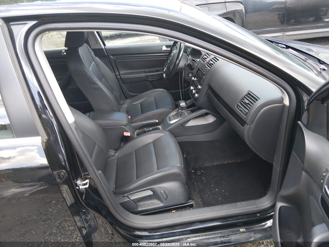 2010 VOLKSWAGEN JETTA SE · 5/11
