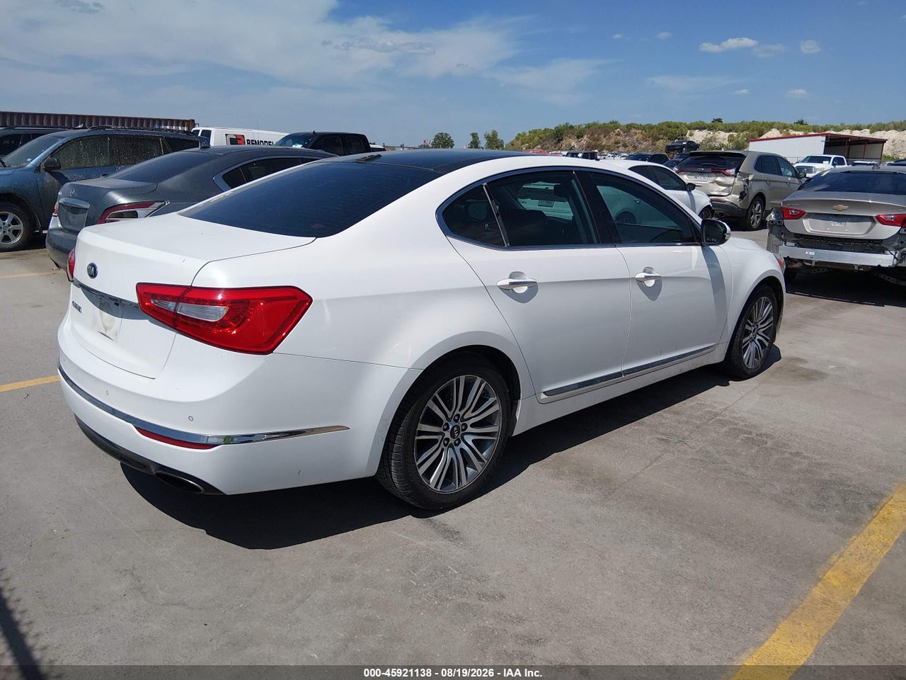 2016 KIA CADENZA PREMIUM · 4/11