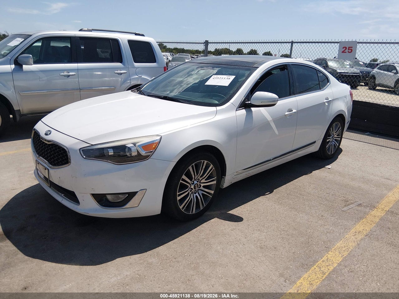 2016 KIA CADENZA PREMIUM · 2/11