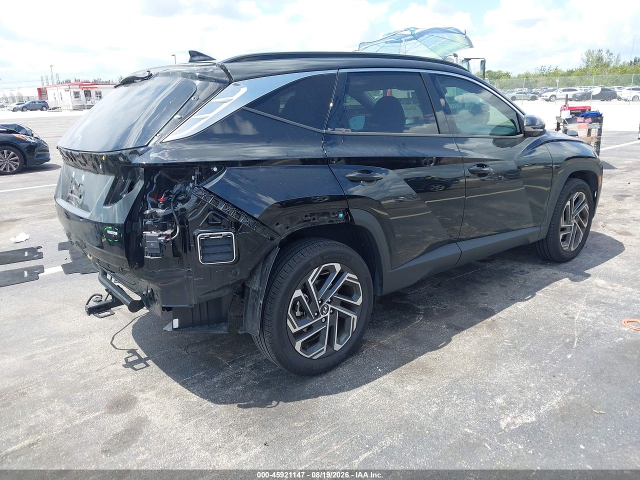 2025 HYUNDAI TUCSON LIMITED · 4/11