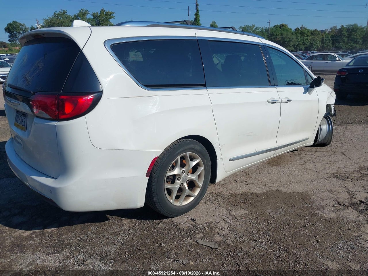 2018 CHRYSLER PACIFICA TOURING L PLUS · 4/10