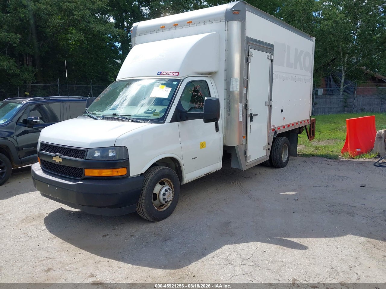 2020 CHEVROLET EXPRESS CUTAWAY WORK VAN · 2/4