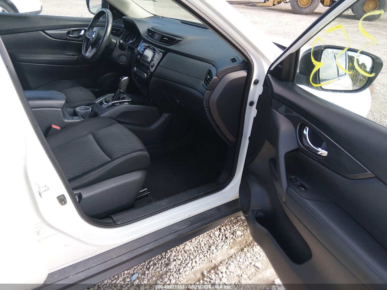 2017 NISSAN ROGUE SV · 5/11
