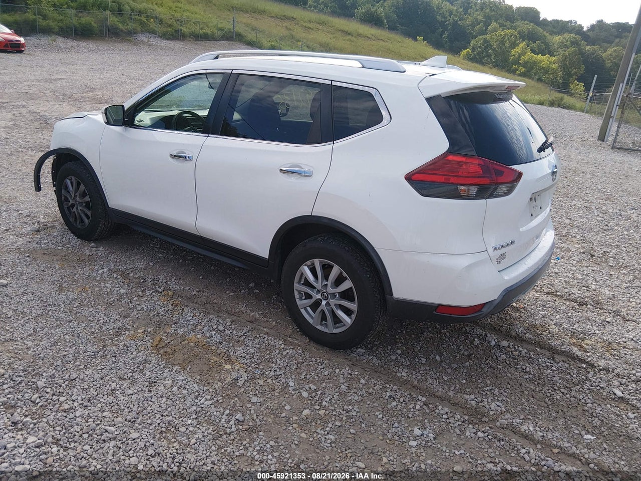 2017 NISSAN ROGUE SV · 3/11