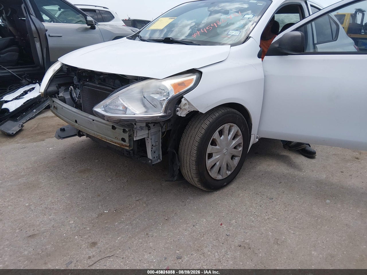 2015 NISSAN VERSA 1.6 S · 6/11
