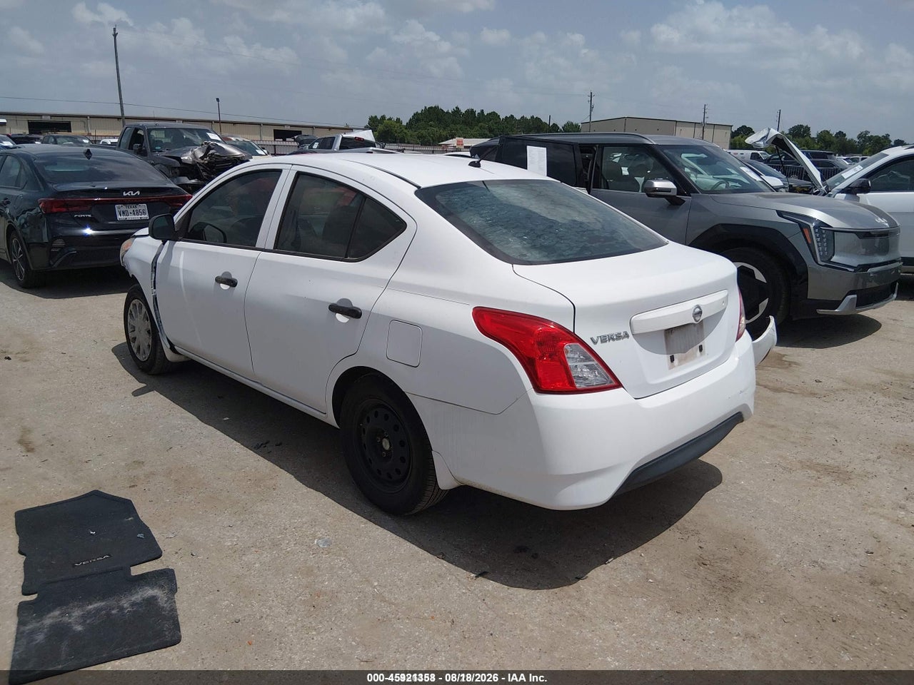 2015 NISSAN VERSA 1.6 S · 3/11