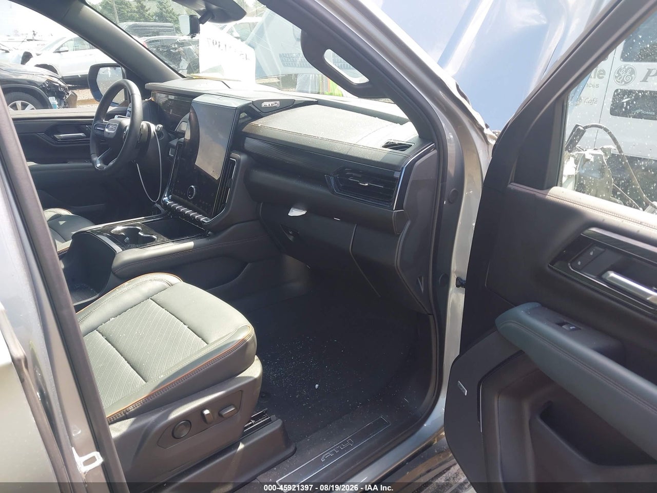 2025 GMC YUKON 4WD AT4 · 5/11