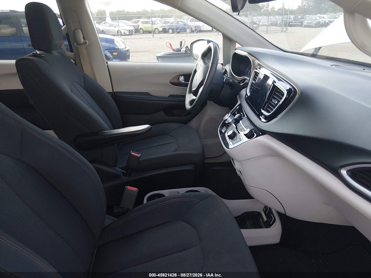 2017 CHRYSLER PACIFICA TOURING · 5/11