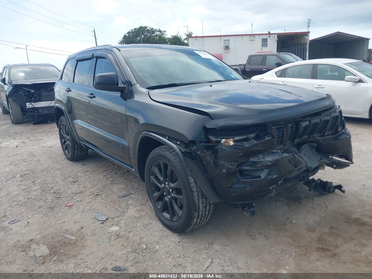 1C4RJFAG6KC****** · 2019 JEEP GRAND CHEROKEE ALTITUDE 4X4