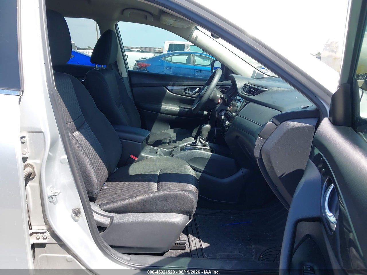2017 NISSAN ROGUE S · 5/11