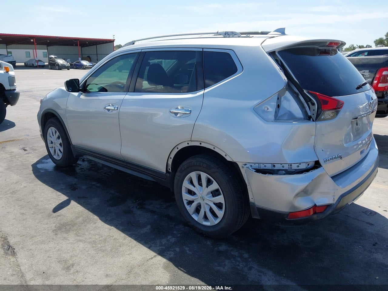 2017 NISSAN ROGUE S · 3/11