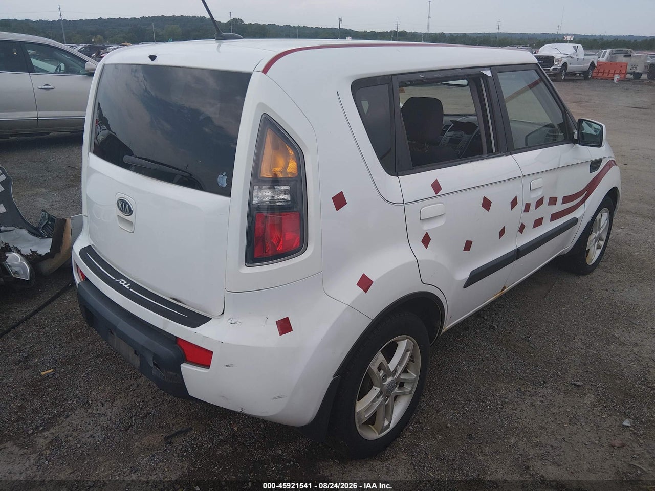 2010 KIA SOUL + · 4/11