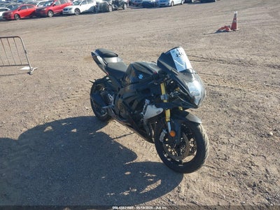 JS1GR7MAXE2****** · 2014 SUZUKI GSX-R750
