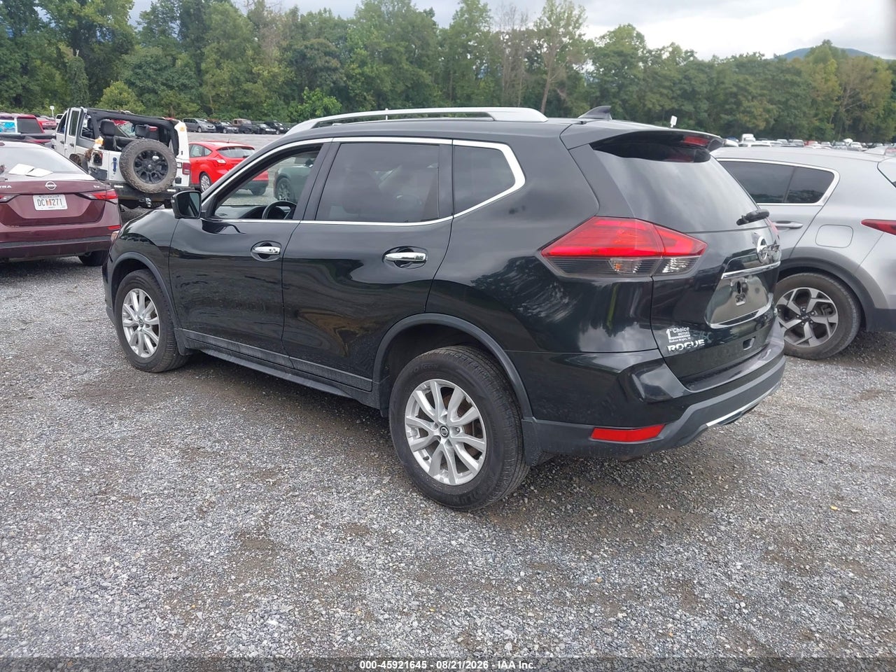 2017 NISSAN ROGUE SV · 3/11