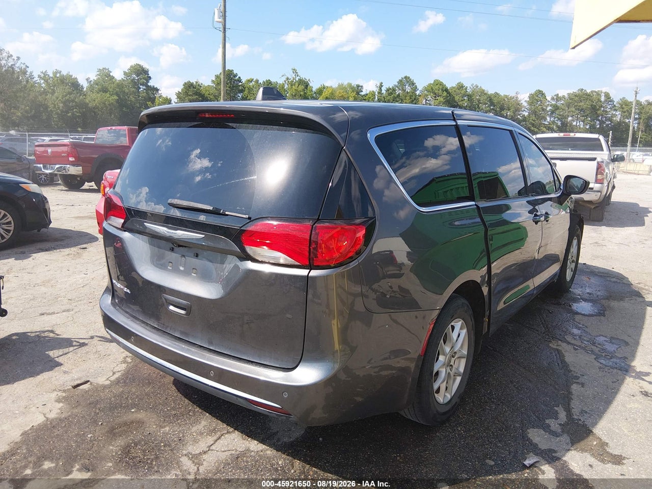 2017 CHRYSLER PACIFICA TOURING PLUS · 4/11