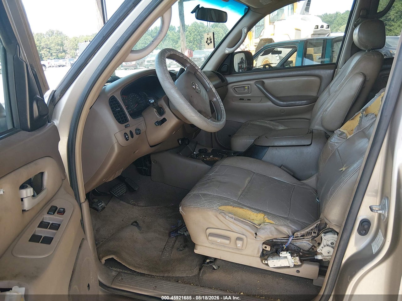 2004 TOYOTA SEQUOIA SR5 V8 · 5/11