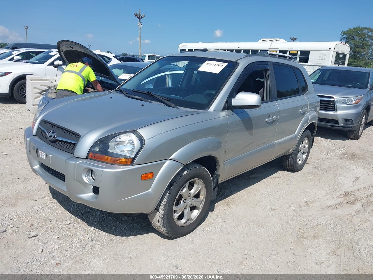 2009 HYUNDAI TUCSON LIMITED · 2/11