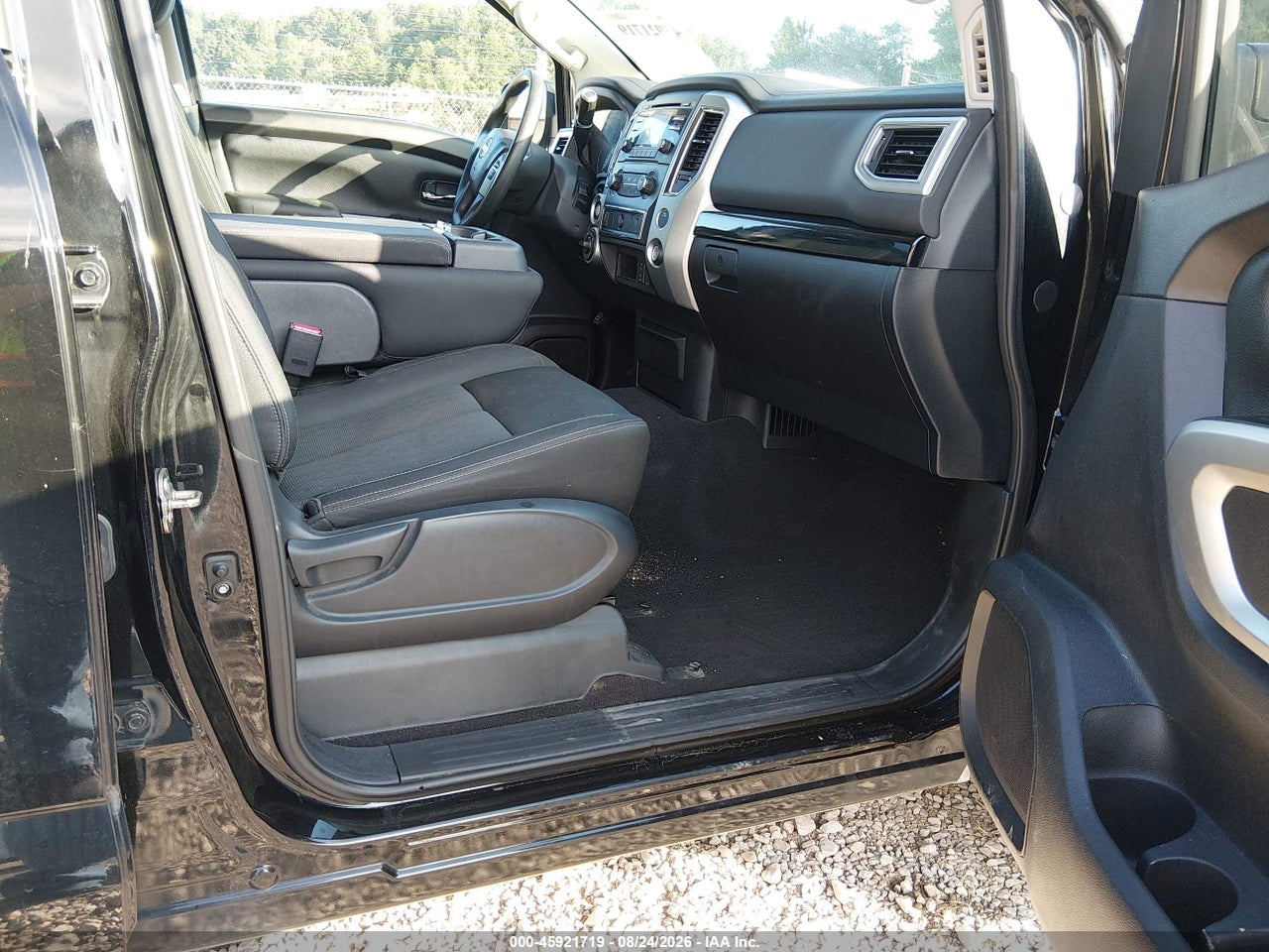 2018 NISSAN TITAN SV · 5/11