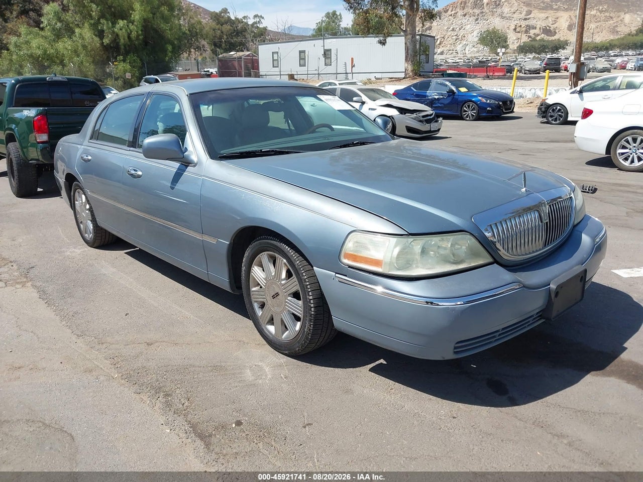 1LNHM83W04Y****** · 2004 LINCOLN TOWN CAR ULTIMATE