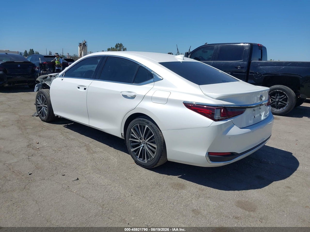 2024 LEXUS ES 300H · 3/11