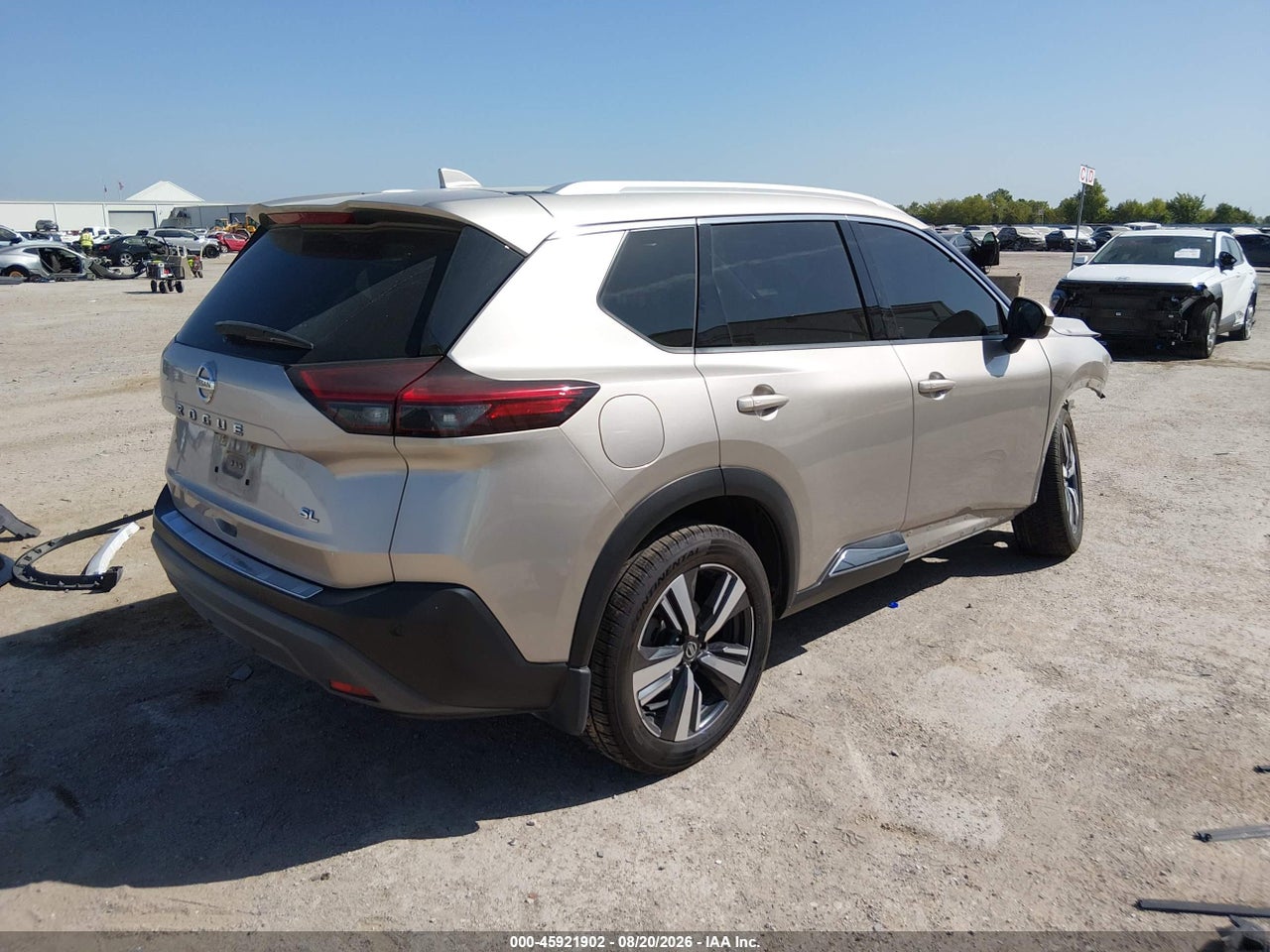 2021 NISSAN ROGUE SL FWD · 4/11