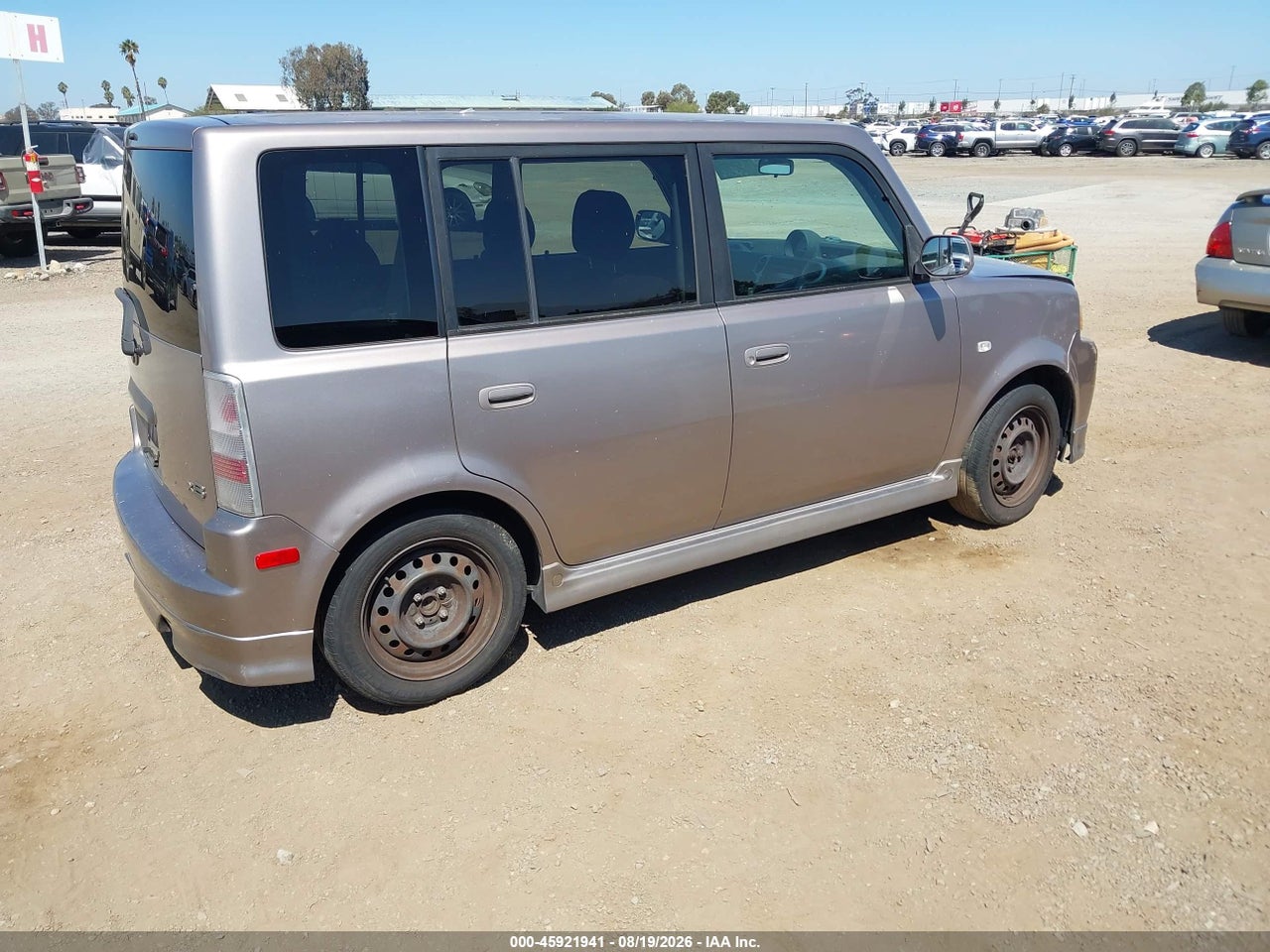 2005 SCION XB · 4/11