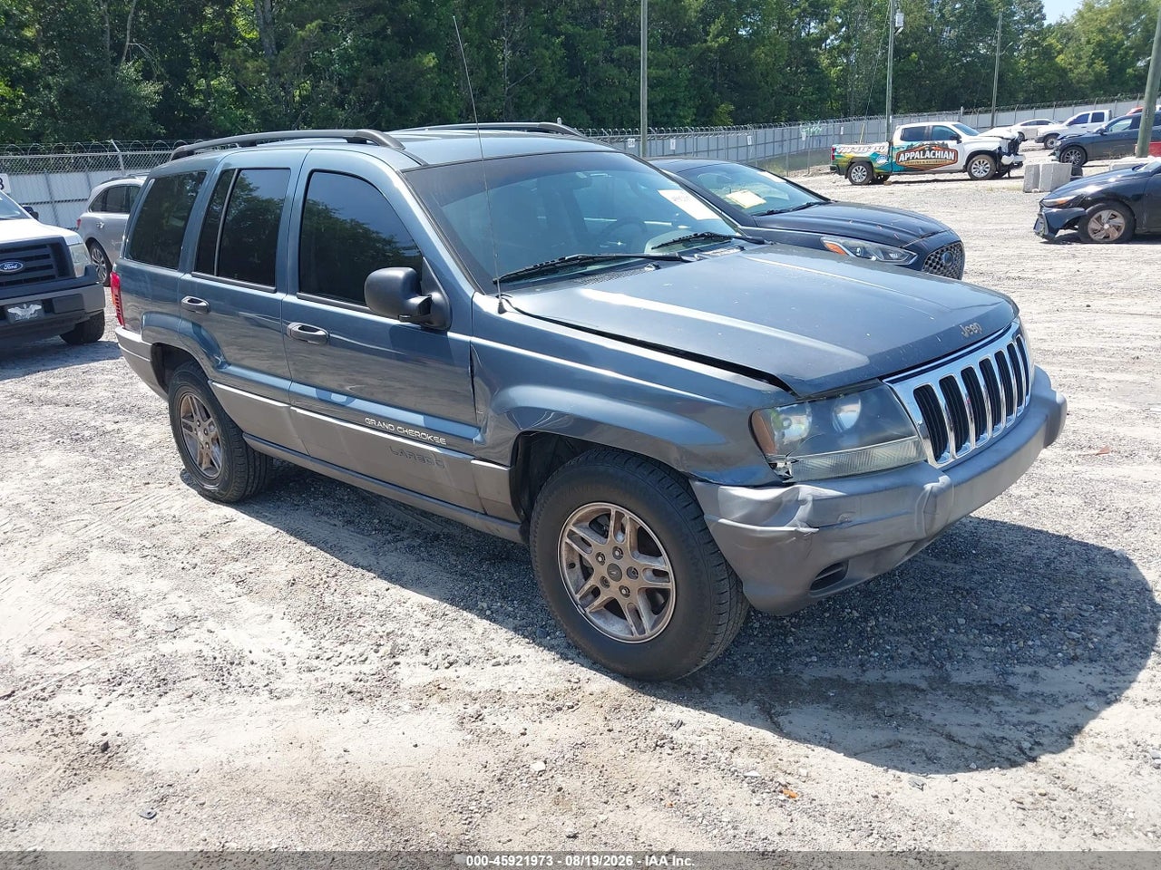 1J4GX48SX2C****** · 2002 JEEP GRAND CHEROKEE LAREDO