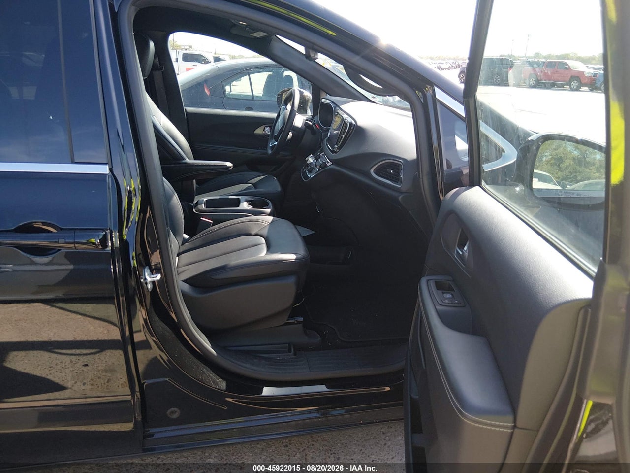 2025 CHRYSLER PACIFICA SELECT · 5/11