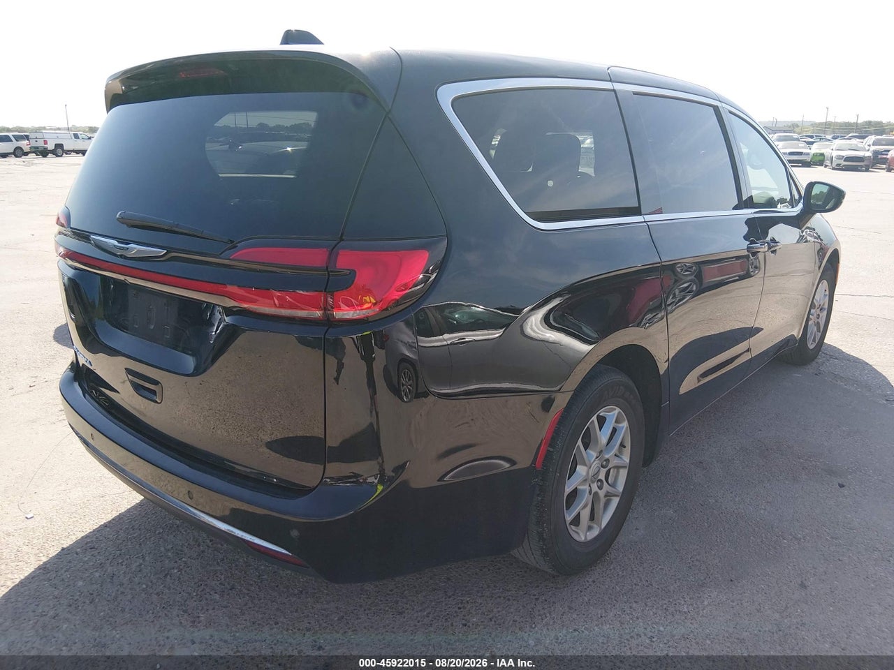 2025 CHRYSLER PACIFICA SELECT · 4/11