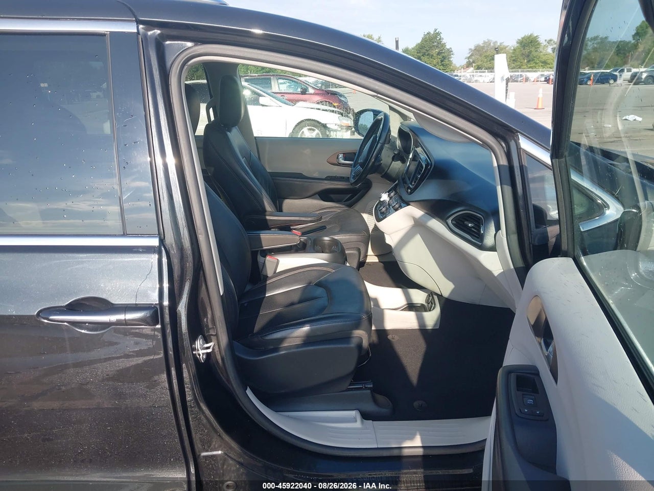2018 CHRYSLER PACIFICA TOURING L · 5/11