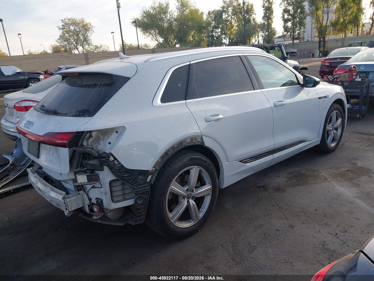 2019 AUDI E-TRON PREMIUM PLUS · 4/11