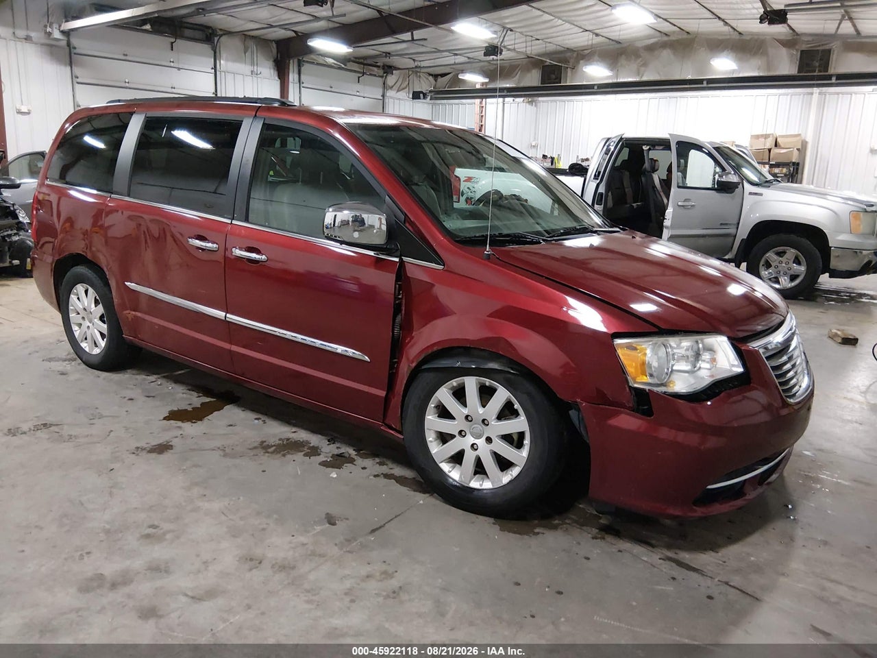 2A4RR8DG9BR****** · 2011 CHRYSLER TOWN &amp; COUNTRY TOURING-L