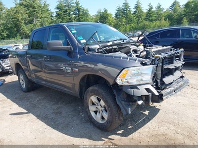 3C6RR7KT8HG****** · 2017 RAM 1500 EXPRESS  4X4 5'7 BOX