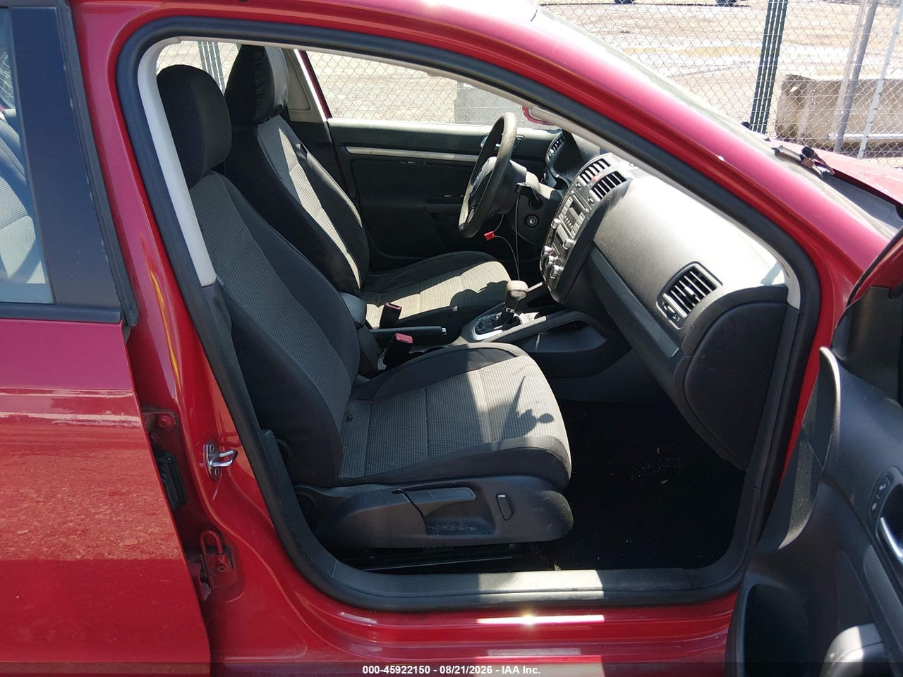 2010 VOLKSWAGEN JETTA S · 5/11