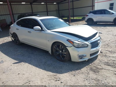 2016 INFINITI Q70L 3.7X
