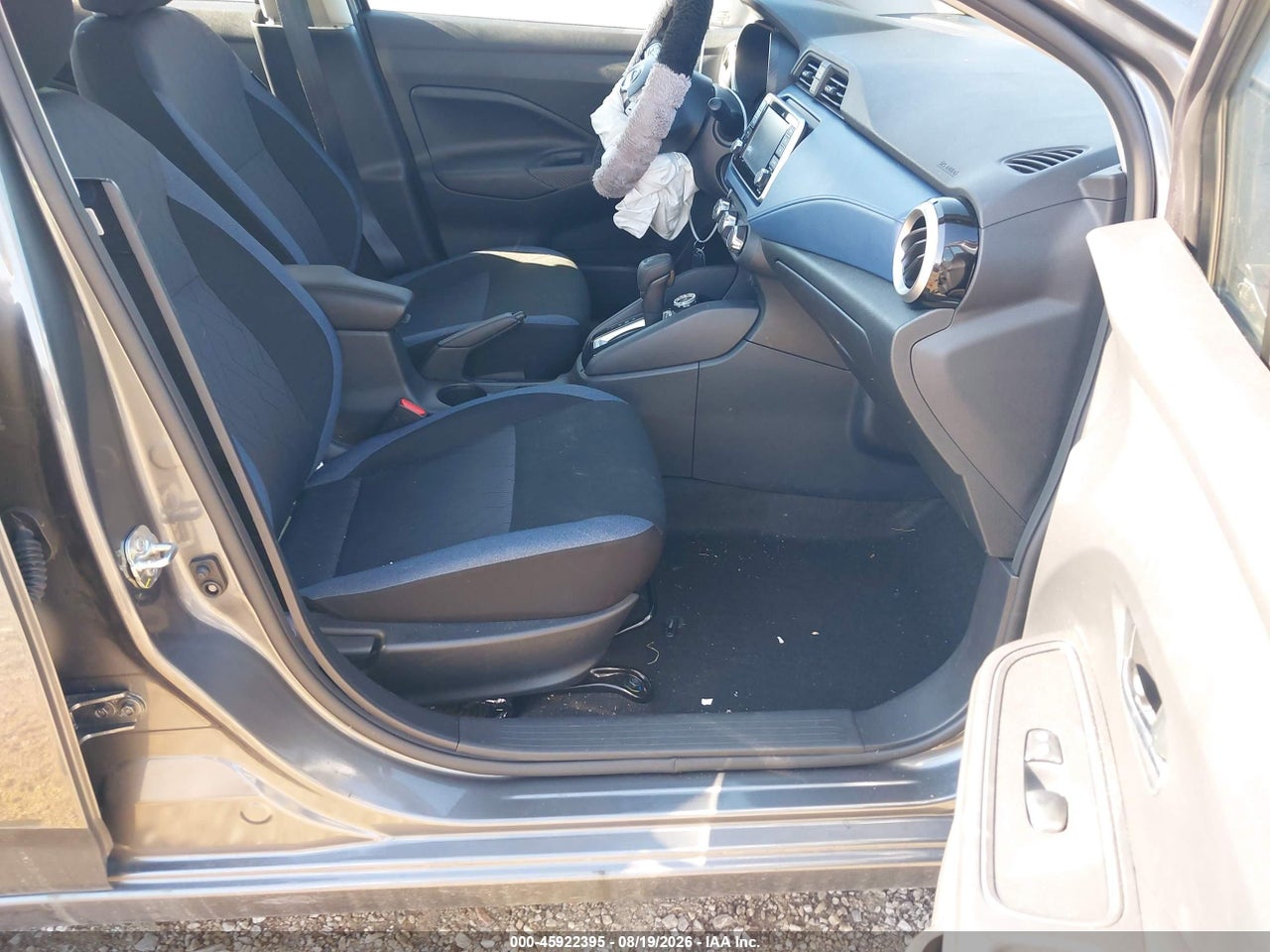 2025 NISSAN VERSA 1.6 SV · 5/11